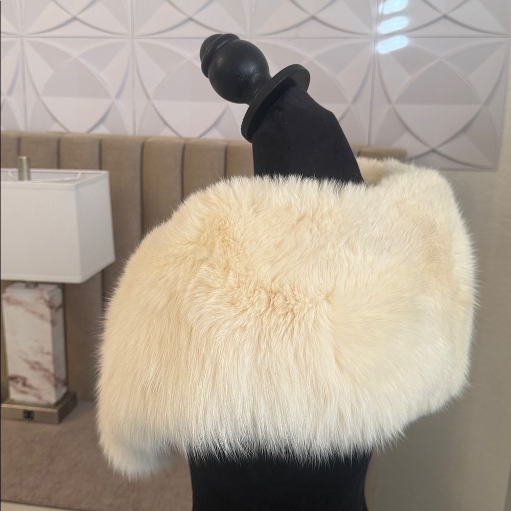Saga fox fur wrap collar - Picture 2 of 9